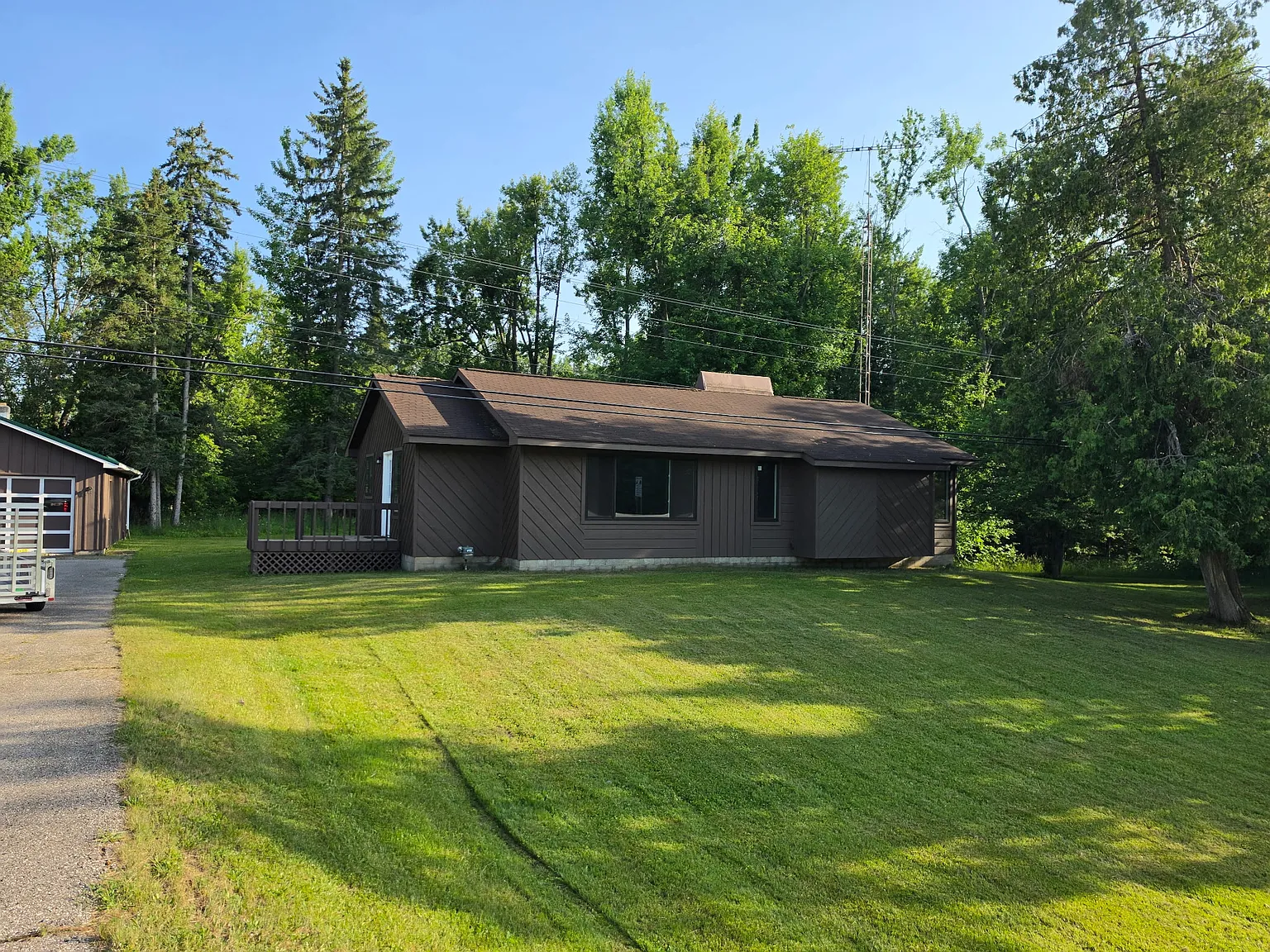 3 bed, 1.5 bath, 1500 sqft, $1,400 — Photo 1