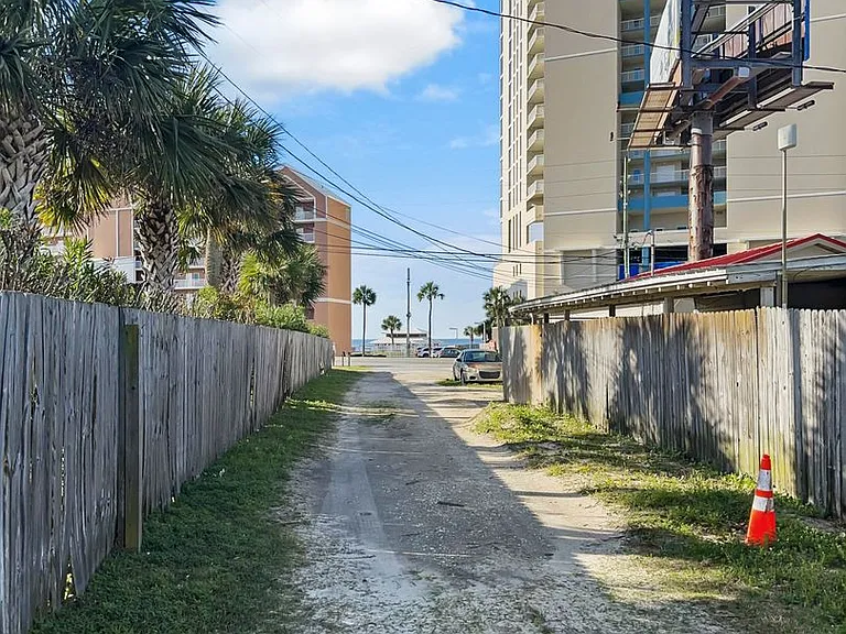 276 Daffin Pl — Photo 21