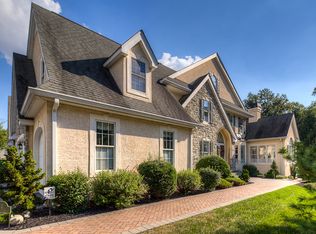 2 Briarcreek Ct, Newark, DE 19711