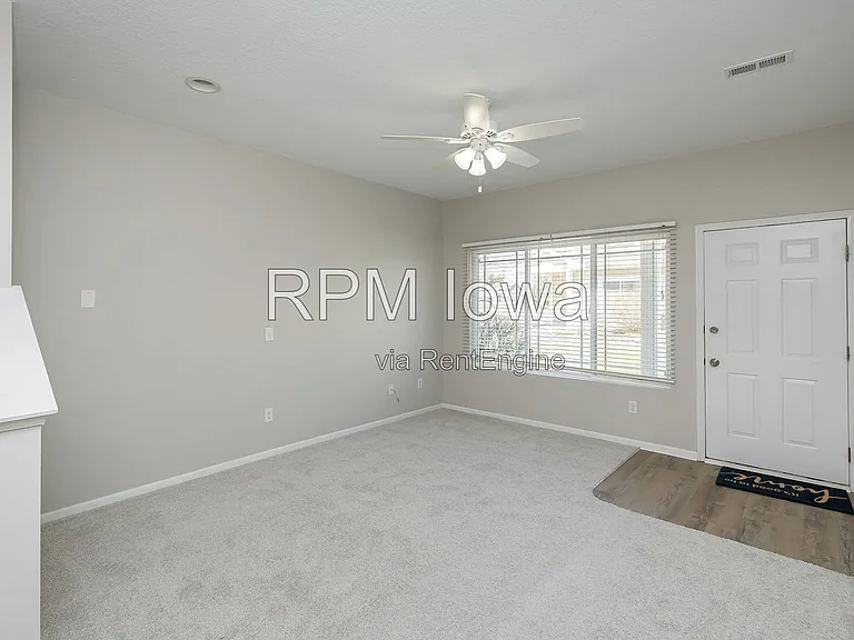 1108 NE 7th Ln — Photo 4