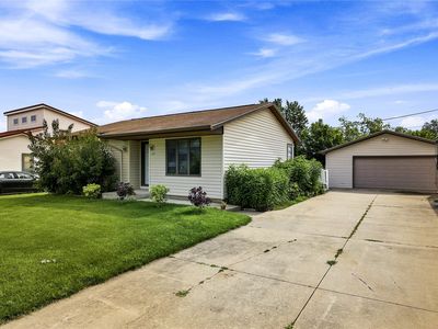 252 Park St, Fairfax, IA, 52228