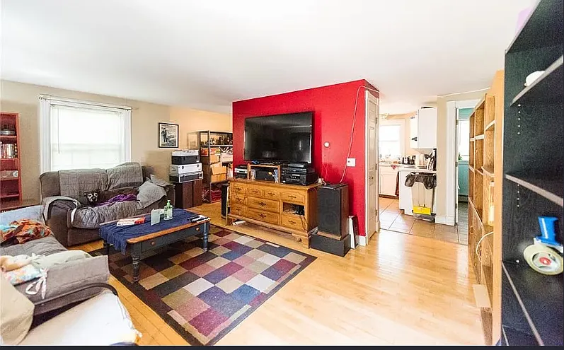 3 bed, 1.5 bath, 1316 sqft, $3,300 — Photo 3