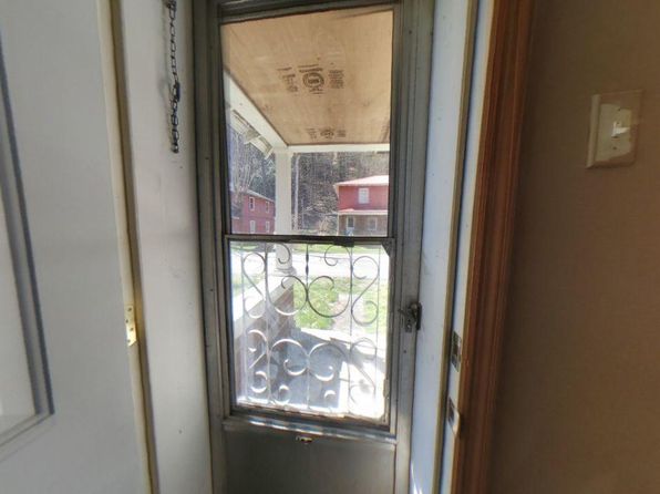 1711 Derby Rd, Appalachia, VA 24216