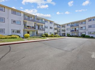 950 Evergreen Rd APT 306, Woodburn, OR 97071