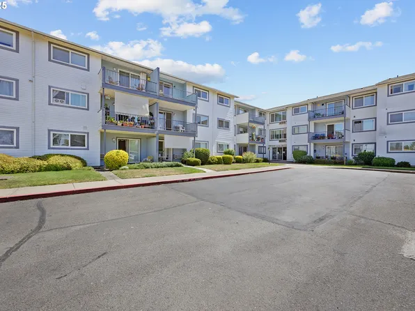 950 Evergreen Rd APT 306, Woodburn, OR 97071