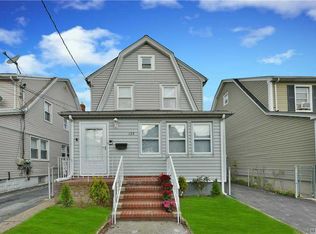 129 Pilgrim Pl, Valley Stream, NY 11580