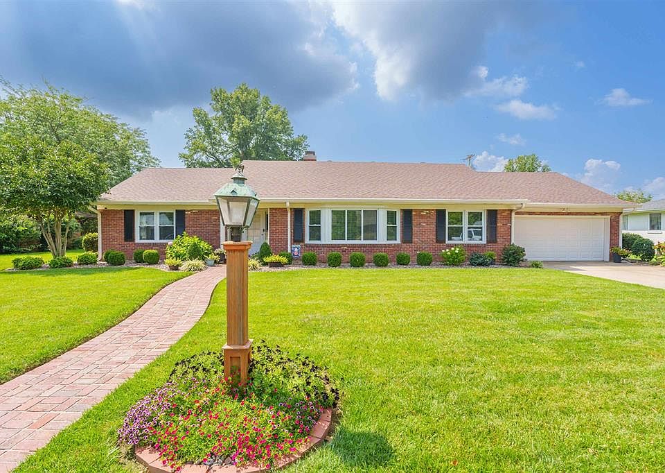 1st image of 2028 Stratford Dr