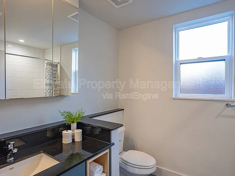 1701 NW 12th St #11 — Photo 6