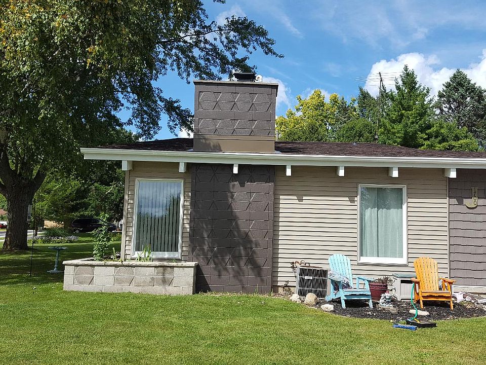 2nd image of 1700 Calumet Dr