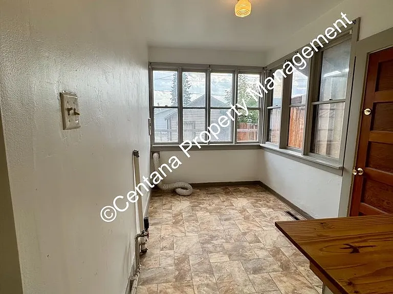 1528 A St — Photo 13