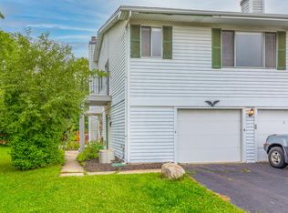 4 Wake Robin Ct #D, Woodridge, IL 60517