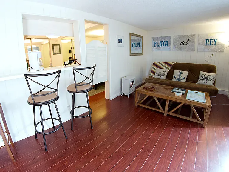 Studio, 500 sqft, $2,750 — Photo 4