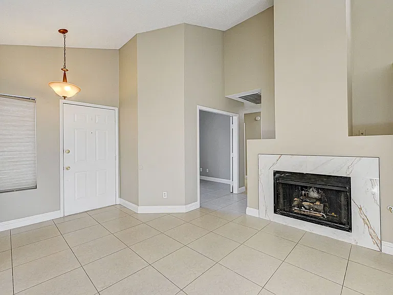 2723 Lovington Dr — Photo 4