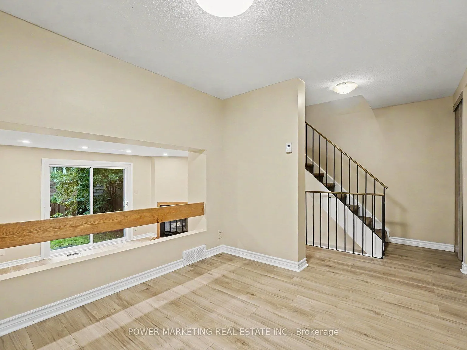 3 bed, $2,400 — Photo 2