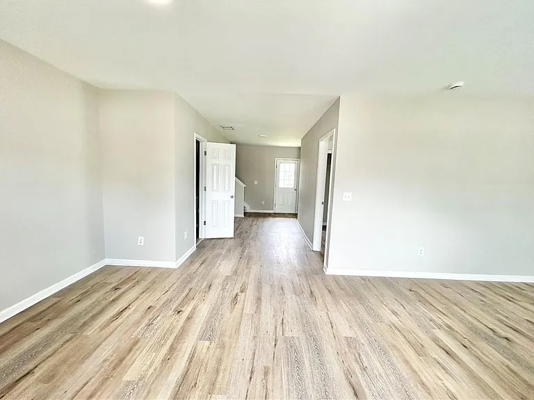 736 Wheel House Ln #B — Photo 5