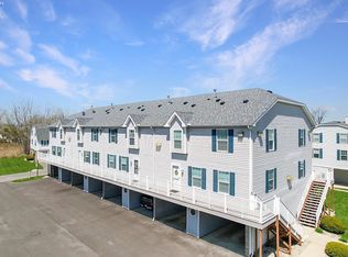 31 N Schooner Point Dr, Port Clinton, OH 43452