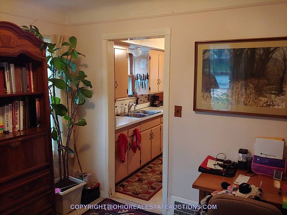 5th image of 7045 Parma Park Blvd