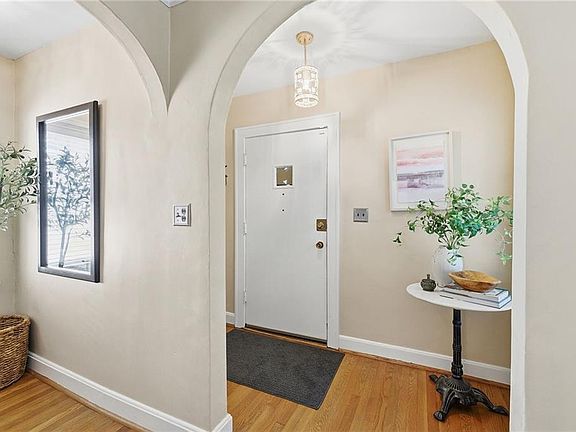 4th image of 7244 Summit St