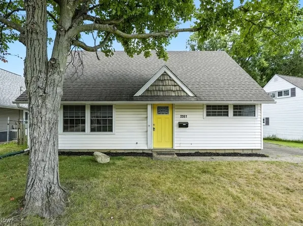 2361 Larchdale Dr, Cuyahoga Falls, OH 44221