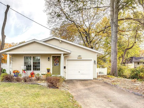 406 E Winter Ave, Greenville, IL 62246
