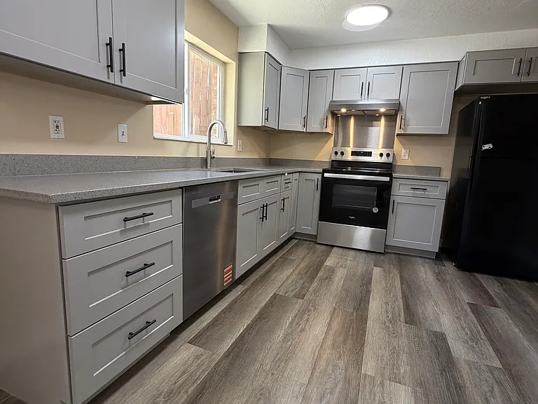 762 E Baker Dr — Photo 1