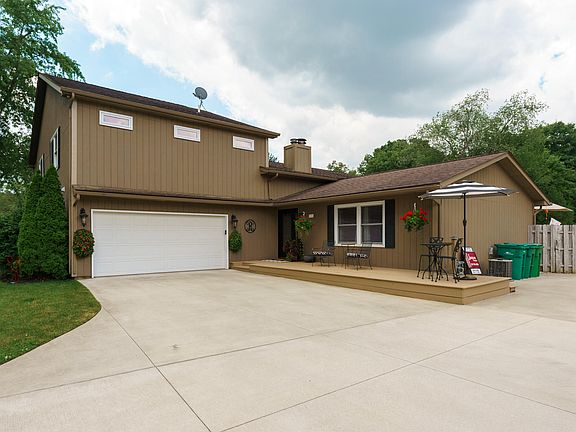 2nd image of 110 Brandywood Ln