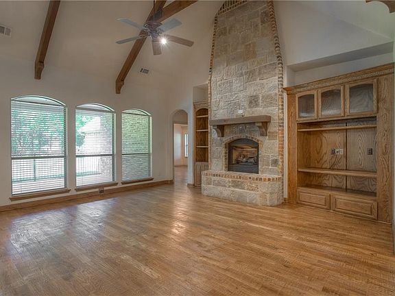 3rd image of 108 Copperwood Dr