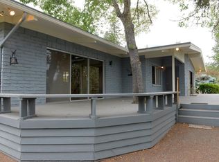 2555 Old Military Rd, Central Point, OR 97502