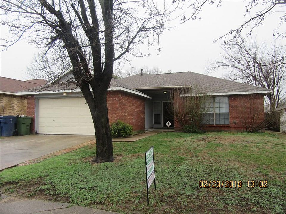 1st image of 725 Thornhill Ln