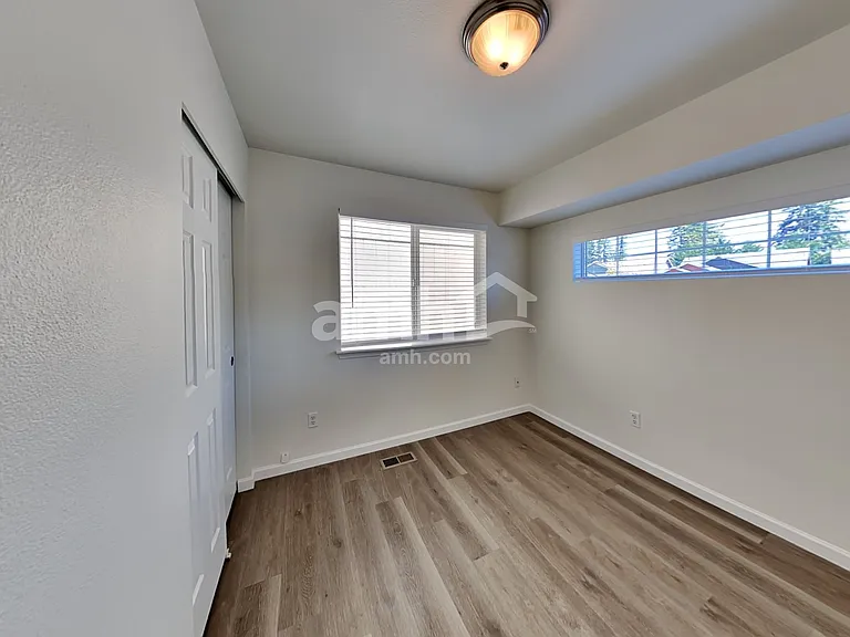 17712 2nd Ave E — Photo 17
