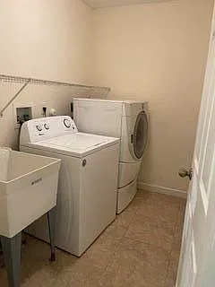 4 bed, 2.0 bath, 2077 sqft, $3,895 — Photo 4