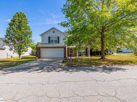 2nd image of 200 Ridgebrook Way