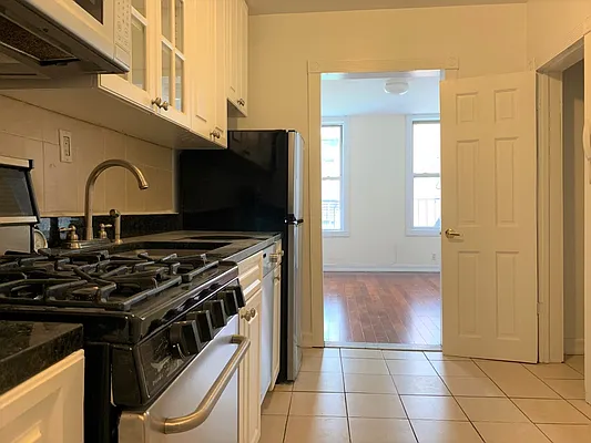 Rented by Gold & Appel Realty Corp | media 7