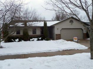 808 Robert Pl, Onalaska, WI 54650