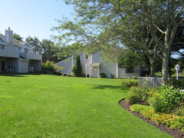Montauk Hwy — Photo 16