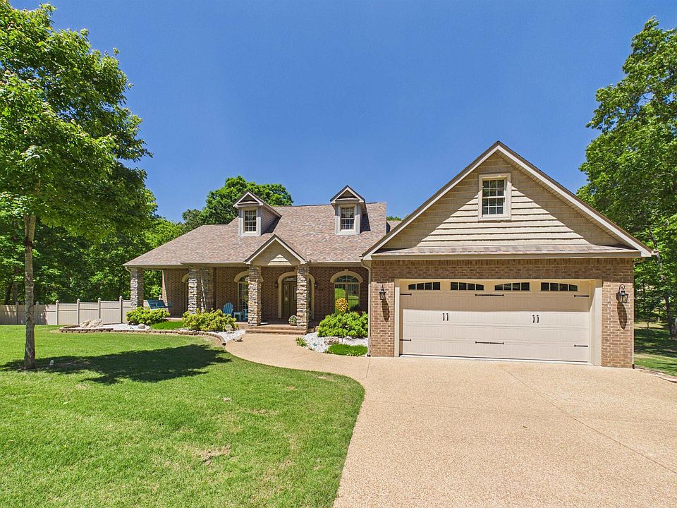 1st image of 731 Pebblecreek Dr
