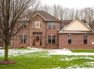 1984 Pierce Bluffs Dr, Hermitage, PA