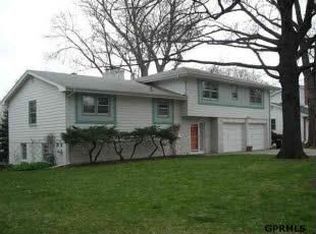 3523 S 106th St, Omaha, NE 68124