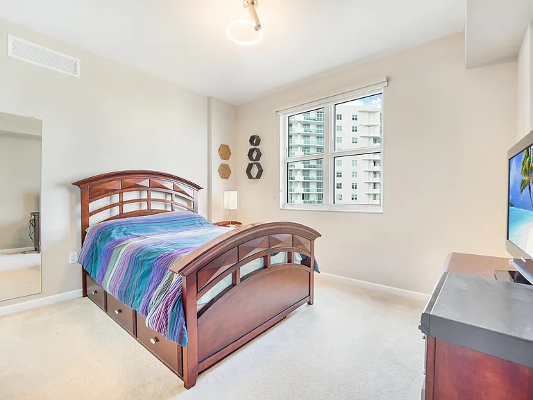 7910 Harbor Island Dr #801 — Photo 9