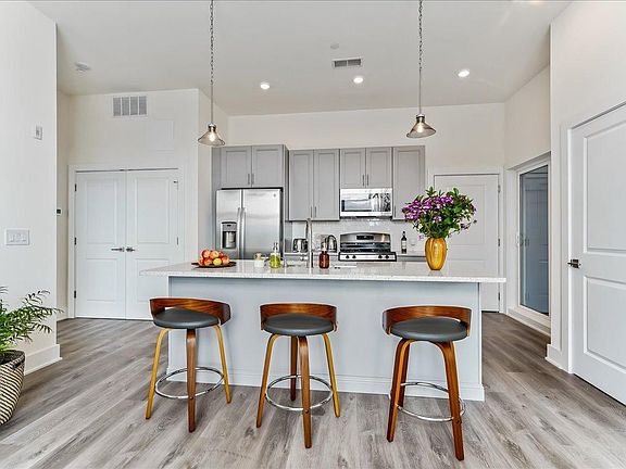 3rd image of 1129 Germantown Ave #5C