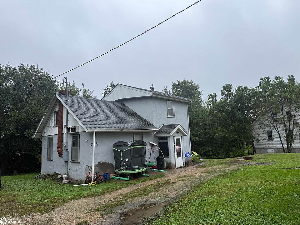 2nd image of 207 N 14th St