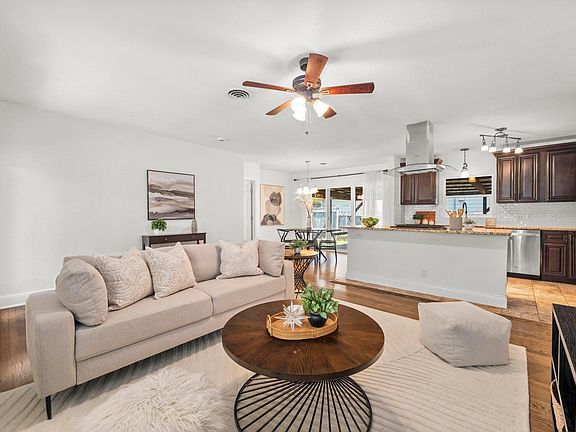 3rd image of 2640 W 45th St