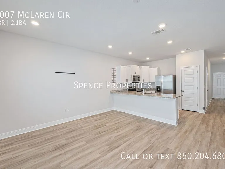1007 McLaren Cir — Photo 9