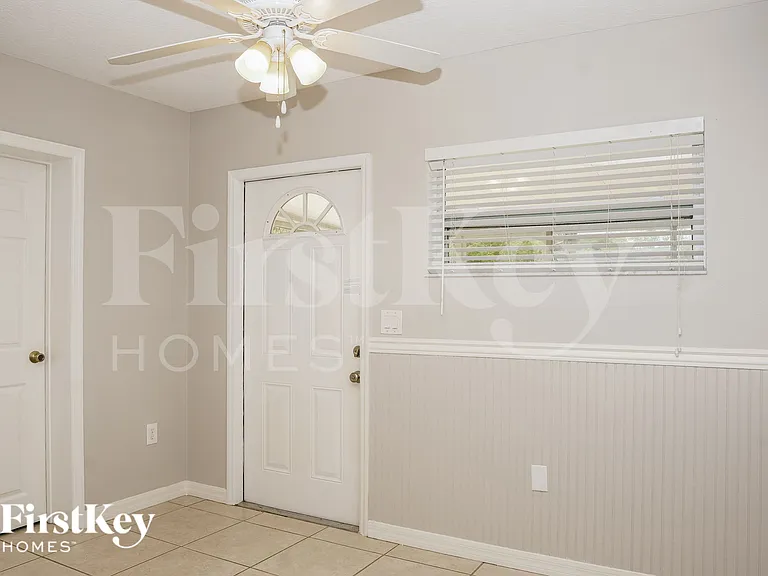1136 Delmar Ter NE — Photo 5