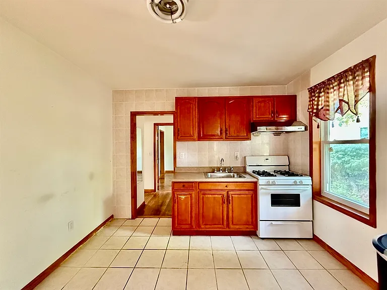 18 Bigelow St #1 — Photo 18