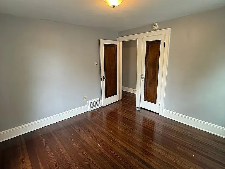 420 Grace Ave — Photo 8