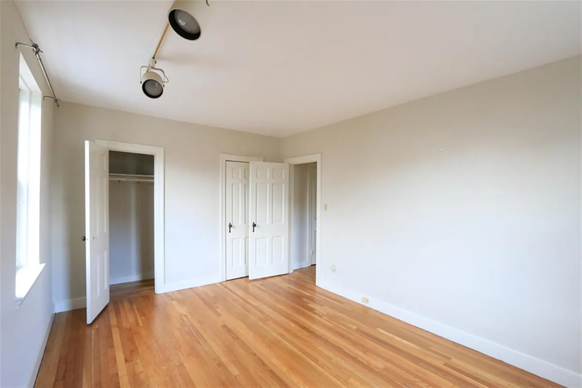 Building Photo - 1716 Cambridge St #25