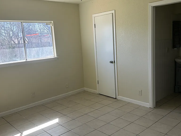 7262 Montgomery Dr — Photo 15
