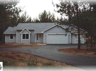 4683 Marykris Ln #10, Traverse City, MI 49684