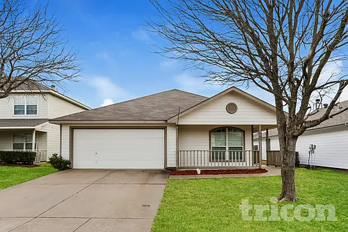 1584 Sandhurst Dr Photo 1